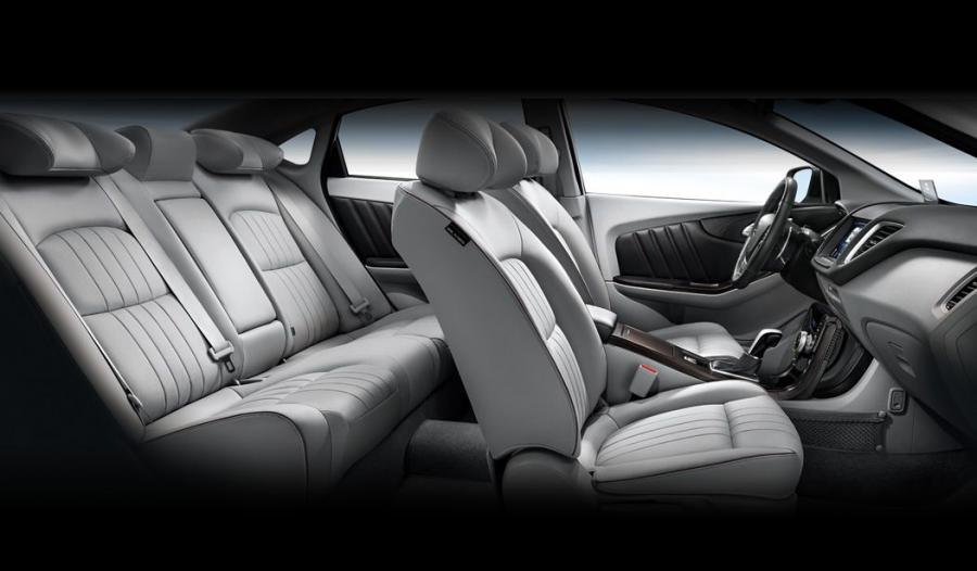 Интерьер Luxgen S5 Turbo Eco Hyper 2015 года  (фото 2 из 5)